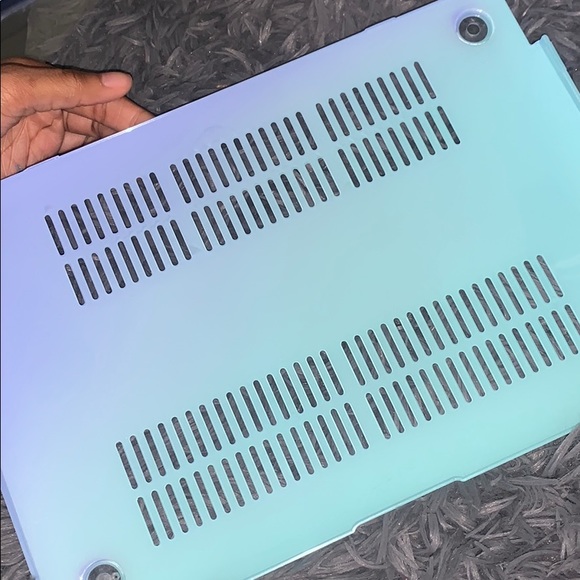 MacBook Air - Picture 5 of 6